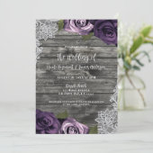 Tief Lila Rose Graue, rustikale, weiße Hochzeit Einladung (Stehend Vorderseite)