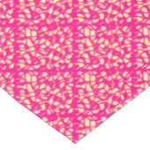 Tief rosa mit winzigen Zitronen- und Crememustern Tischdecke (Schrägansicht)