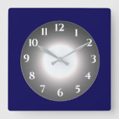 Tiefblau mit beleuchtetem silbergrauen Zentrum Quadratische Wanduhr (Vorderseite)