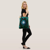 Tiefblaue Blumen-Tasche Tasche (Am Model)