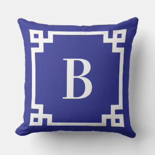 Tiefblaue griechische Schlüsselrand-Monogramm Kissen