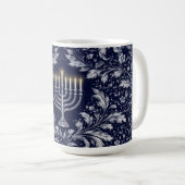Tiefblaue Menora im William-Morris-Muster Kaffeetasse (VorderseiteRechts)