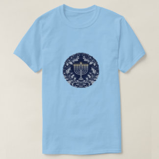 Tiefblaue Menora im William-Morris-Muster T-Shirt