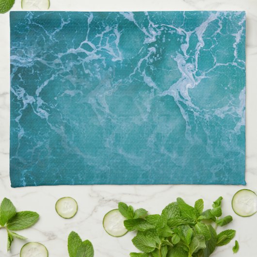 Tiefblaue Ozeanwellen Geschirrtuch (Gefaltet)