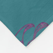 Tiefblaue rosa Schmetterlings-Blumen-Fliesblanke Fleecedecke (Ecke)