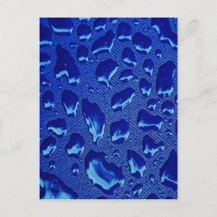 Tiefblaue Wassertropfen Postkarte