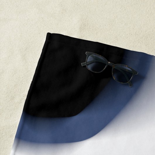Tiefe: Abstrakt Schwarz, Weiß und Blau Strandtuch (Beispiel)