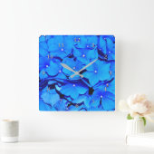 Tiefe blaue Frühlinghydrangea-Blumen Quadratische Wanduhr (Zuhause)