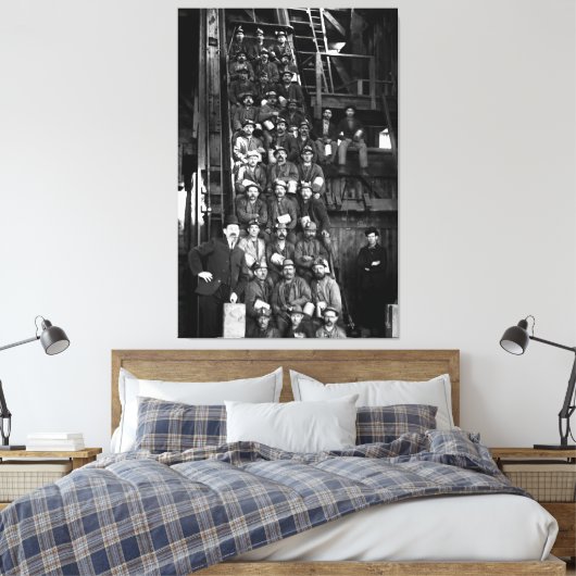 Tiefe Erdminen bereit für den Abstieg 1900 Leinwanddruck (Insitu (Schlafzimmer))