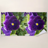 tiefe Lila Pansy-Pflanze, Strandtuch (Vorderseite)