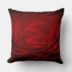 Tiefe Rote Rose Kissen