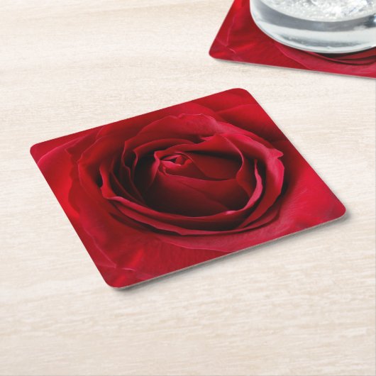 tiefe rote Rose Rechteckiger Pappuntersetzer (angewinkelt)