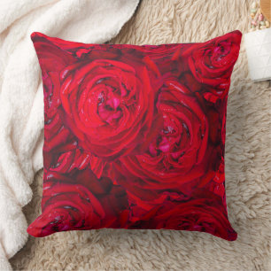 Tiefe rote Rosen Kissen