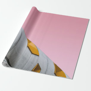 TIEFENWINKEL-FOTOGRAFIE EINES GRAUEN GEBÄUDES GESCHENKPAPIER