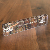 Tiefer Holz-Camouflage-Fall behalten Ruhe Ihr Text Namensplakette (Seite)