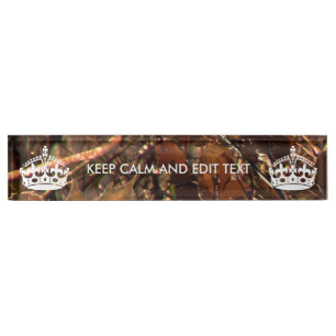 Tiefer Holz-Camouflage-Fall behalten Ruhe Ihr Text Namensplakette
