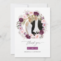 Tiefes Samt- und Rosé-Blumen-Hochzeitsfoto