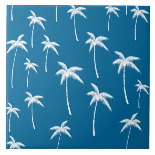 Tiefes Wasser und weiße Palmen Fliese