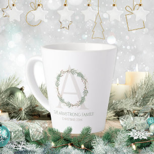 Tiefgrüner Kranz-Monogramm-Familienname-Andenken Milchtasse
