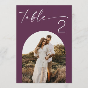 Tiefrote romantische Bogen-Foto-Hochzeitstisch-Num Einladung