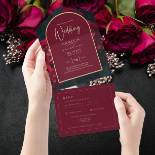 Tiefrote Rosen Waldgrüne Winterhochzeit All In One Einladung