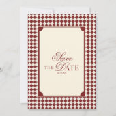 Tiefrotes Karo Old Money QR Code Hochzeit Save The Date (Vorderseite)