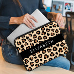 Tierdruck, Braunleopard, Herz, Ihr Name Laptopschutzhülle<br><div class="desc">Elegantes,  stilvolles und raffiniertes Muster mit Leoparden Flecken und Herzen in brauner und schwarzer Farbe. Modernes und trendiges Geschenk,  perfekt für den Liebhaber von Tierdrucken in Ihrem Leben. Personalisieren Sie diese durch Hinzufügen von Namen,  Spitznamen,  Monogramm oder Initialen.</div>
