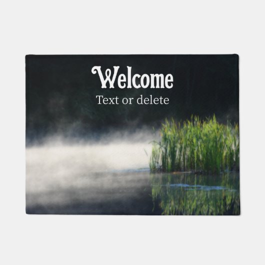 Tiere aus dem Nebel auf einem Teich Personalisiert Fußmatte (Vorderseite)
