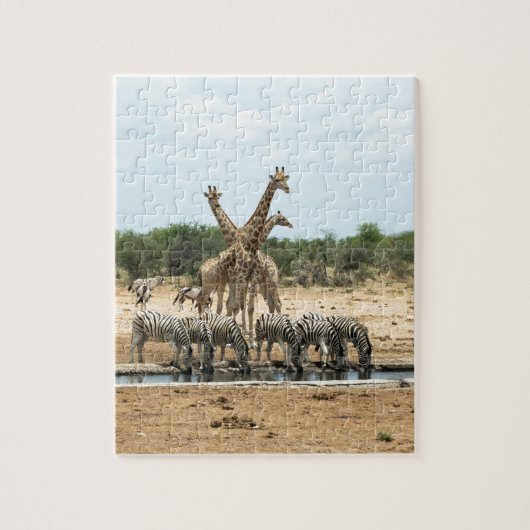 Tiere in einem Waterhole Puzzle (Vertikal)