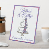 Tiered Lila Floral Wedding Cake Brautparty Sockelschild (In SItu)