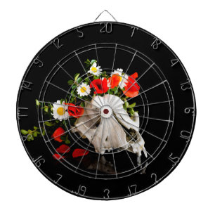 Tierschädel mit einem Kranz wild lebender Blume Dartscheibe