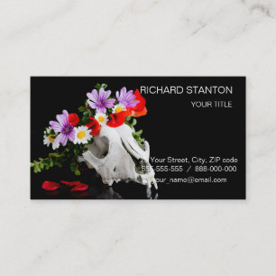 Tierschädel mit einem Kranz wild lebender Blume Visitenkarte