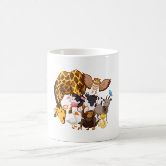 "Tierversammlung: Eine farbenfrohe Ansammlung 🦒 � Kaffeetasse (Mittel)