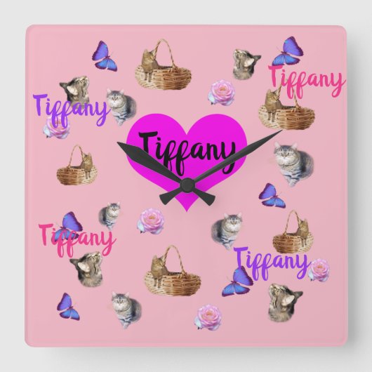Tiffany-Name mit Katzen-Schmetterlingen-Rose, Quadratische Wanduhr (Vorderseite)