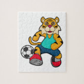 Tiger als Fußballspieler mit Fußball Puzzle (Vertikal)