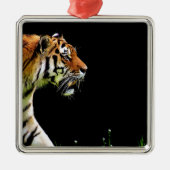 Tiger Approaching - Wildtierarbeiten Silbernes Ornament (Vorne)