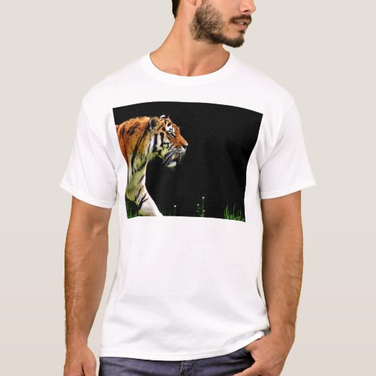 Tiger Approaching - Wildtierarbeiten T-Shirt (Vorderseite)