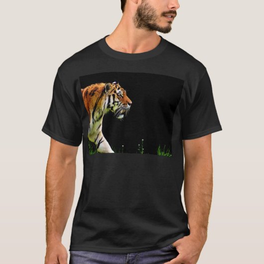 Tiger Approaching - Wildtierarbeiten T-Shirt (Vorderseite)