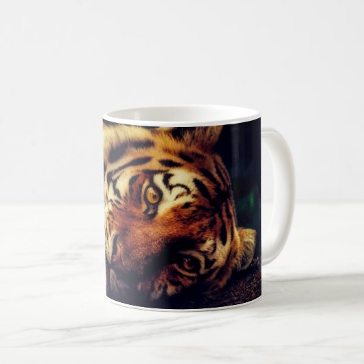 Tiger beobachtet dich kaffeetasse (VorderseiteRechts)