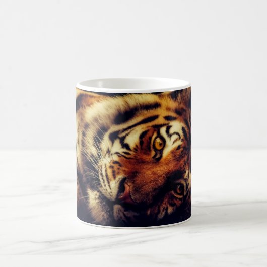 Tiger beobachtet dich kaffeetasse (Mittel)