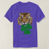 Tiger Biting Kleeblatt für St Patricks Day T-Shirt (Design vorne)