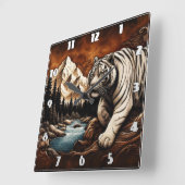 Tiger by River in Bergszene Quadratische Wanduhr (Winkel)