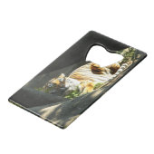 Tiger Catnap Kreditkarten Flaschenöffner (Rückseite Schrägansicht)