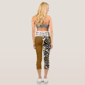 Tiger Cheetah Muster Druckpunkte schwarz braun Capri Leggings (Rückseite)
