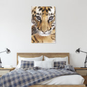 Tiger Cub Leinwanddruck (Insitu (Schlafzimmer))