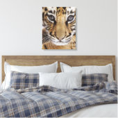 Tiger Cub Leinwanddruck (Insitu (Schlafzimmer))