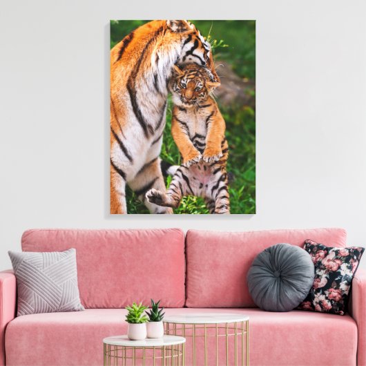 Tiger Cub Leinwanddruck (Insitu (Wohnzimmer))