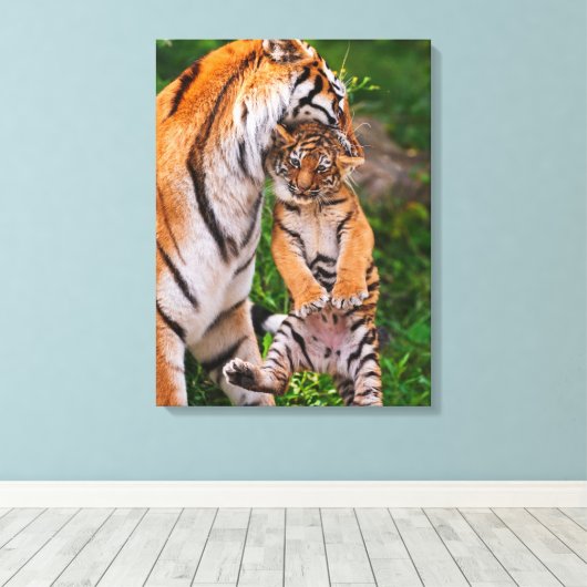 Tiger Cub Leinwanddruck (Insitu (Holzboden))