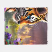 Tiger Cub, violette Blumen Fleecedecke (Vorderseite (Horizontal))