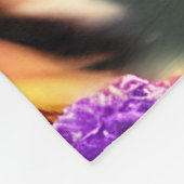 Tiger Cub, violette Blumen Fleecedecke (Ecke)